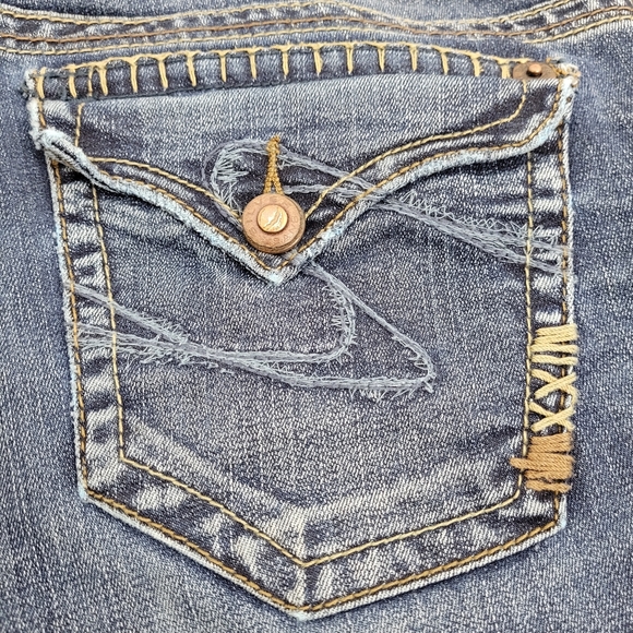 Silver Tuesday Flap Jeans - Picture 11 of 15